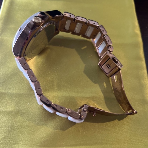 Michael Kors RoseGold/White Watch main image 6